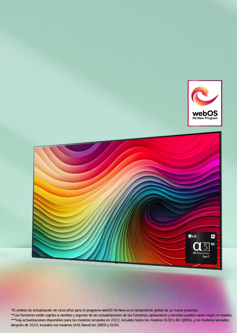 LG NanoCell TV sobre un fondo verde menta, que muestra una obra arte con espirales de diferentes colores y una imagen del procesador AI alpha 5 Gen 7 en la esquina inferior derecha. Se irradia una luz que crea sombras coloridas debajo. En la imagen aparece el logo del programa webOS Re:New. Un aviso legal que dice lo siguiente: “El umbral de actualización de cinco años para el programa webOS Re:New es el lanzamiento global de un nuevo producto”. “Las funciones están sujetas a cambios y algunas de las actualizaciones de las funciones, aplicaciones y servicios pueden variar según el modelo”.  “Hay actualizaciones disponibles para los modelos lanzados en 2022, incluidos todos los modelos OLED y 8K QNEDs, y los modelos lanzados después de 2023, incluidos los modelos UHD, NanoCell, QNED y OLED”.