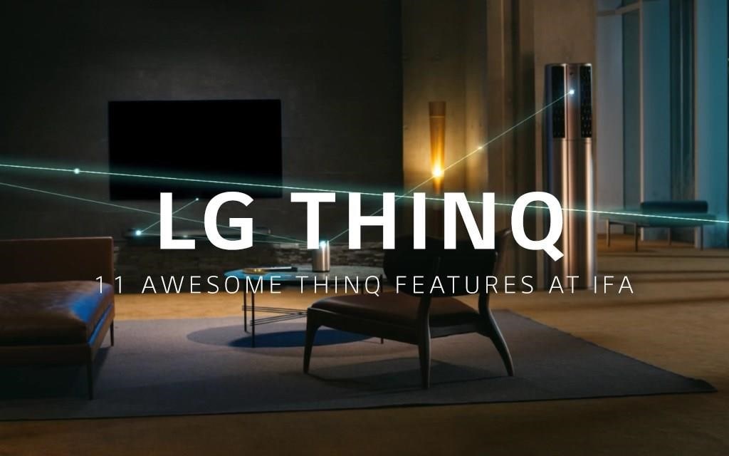 LG ThinQ arbeitet in einem abgedunkelten Wohnzimmer, wobei Klimaanlage, Fernseher und Luftreiniger dank künstlicher Intelligenz zusammenarbeiten.
