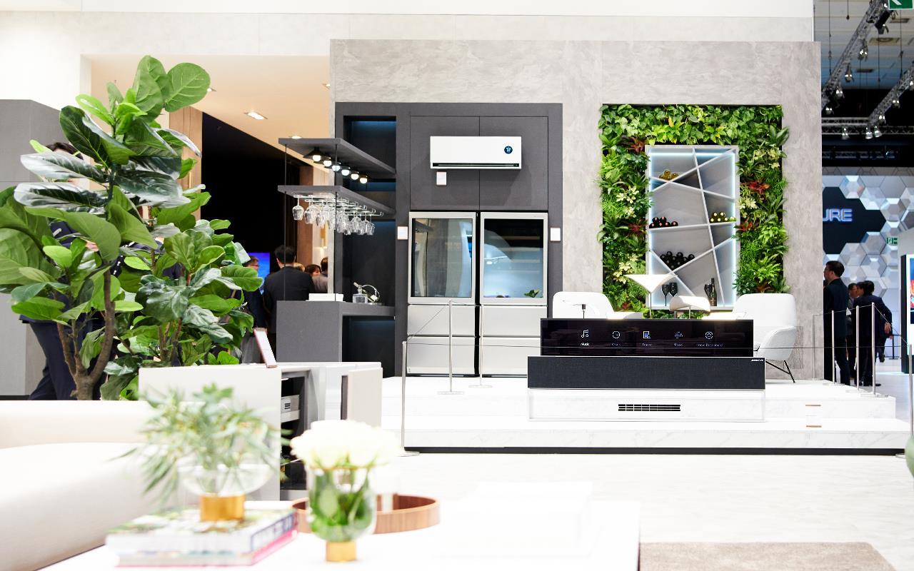 The LG ThinQ Home has been designed around the idea of redefining living spaces, and creating an area that can cater to all your needs | More at LG MAGAZINE
