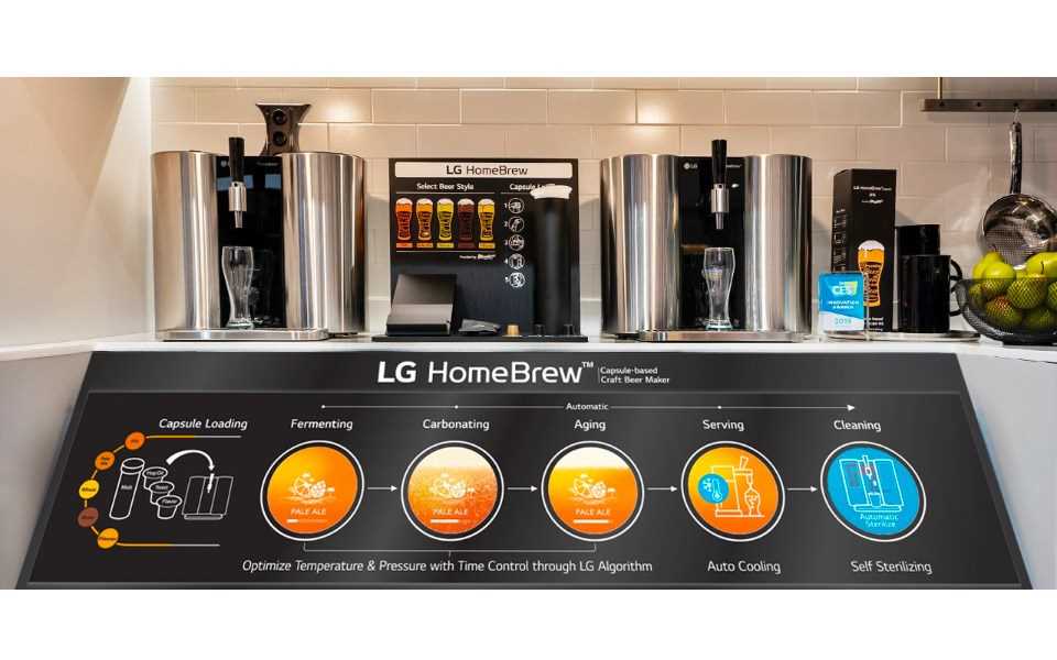 Das LG HomeBrew kann Bier für Sie zubereiten, mit dem Geschmack und Stil, den Sie sich wünschen, während Sie den Fortschritt auf Ihrem Smartphone verfolgen | Mehr dazu im LG MAGAZINE