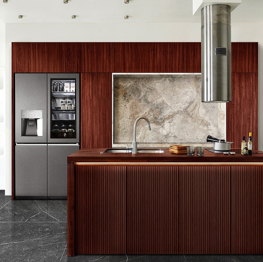 LG SIGNATURE Refrigerator is placed in the kitchen, decorated by Brazilian rosewood.