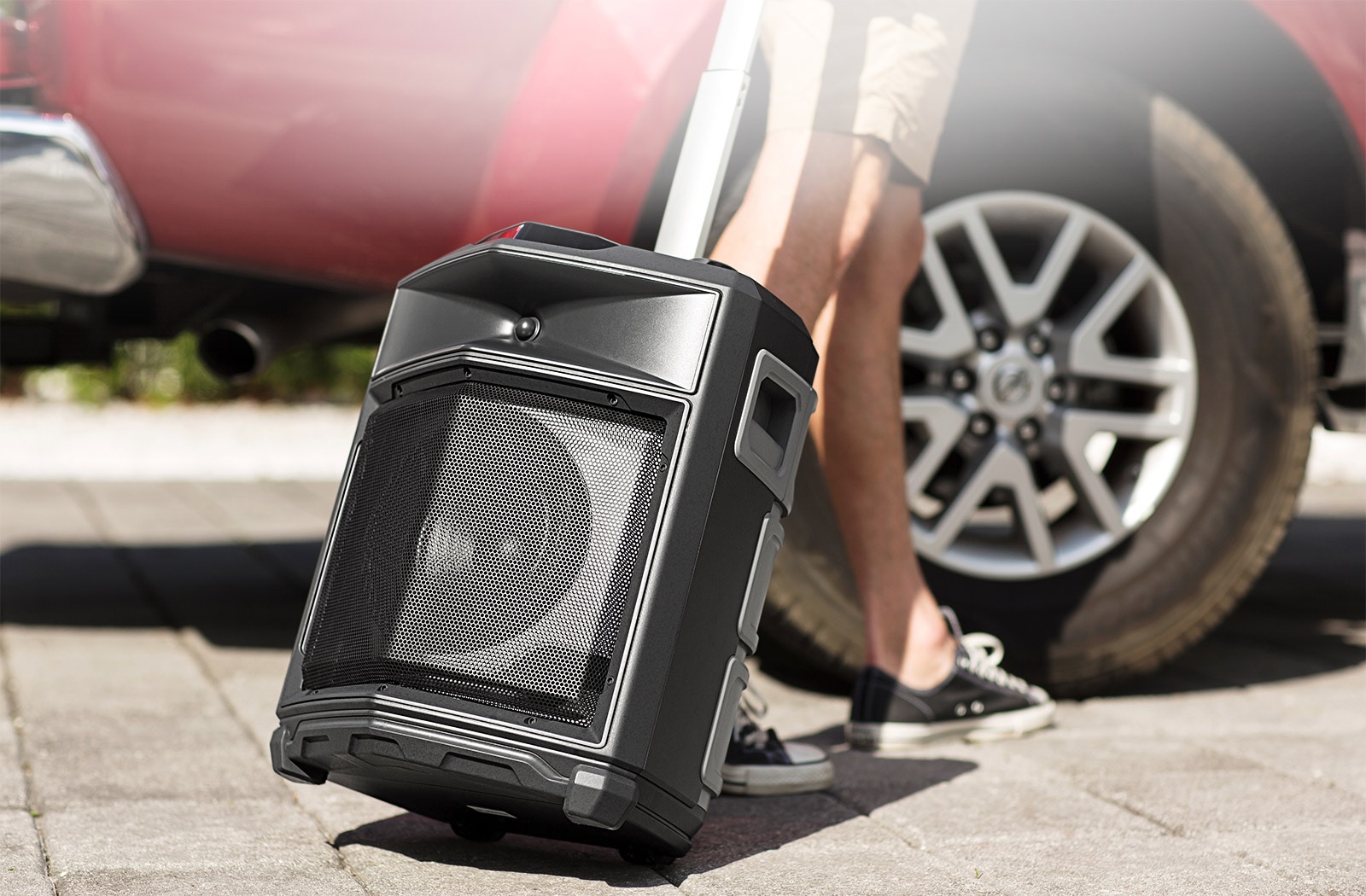 LG Splash Proof LOUDR speaker XBOOM FJ3 50W Builtin Battery