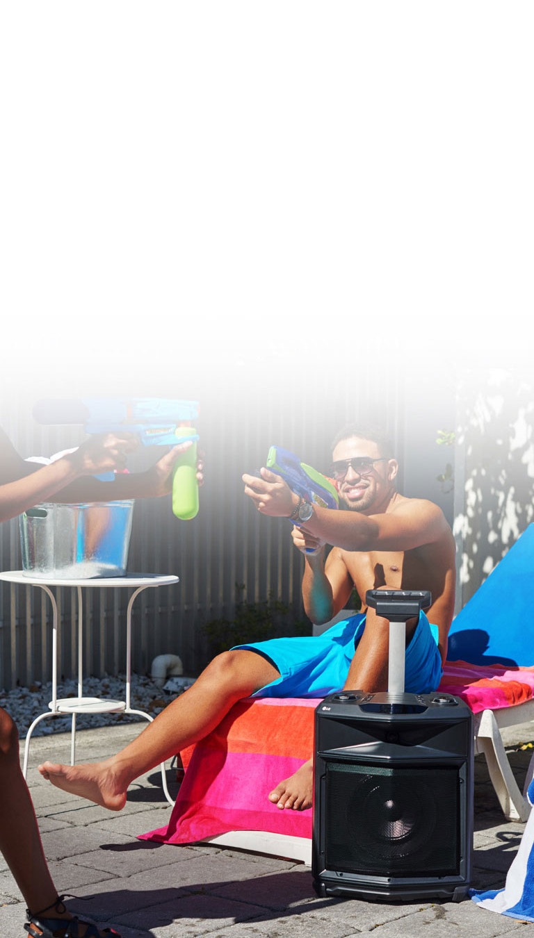 IPX4, résistance aux éclaboussures<br>2