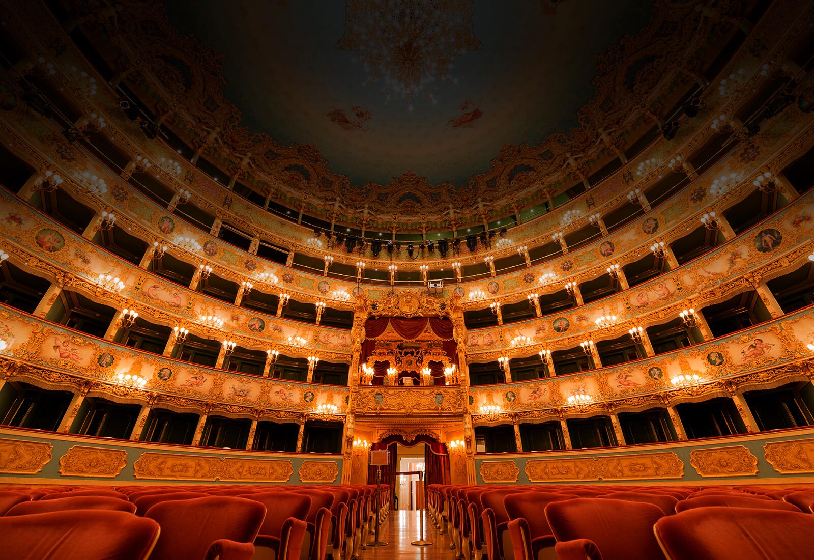 Vivez l'ambiance d'un spectacle en direct<br>1