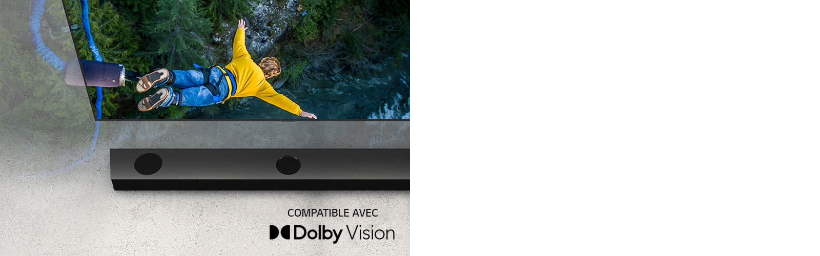 Le téléviseur LG montre une personne qui saute à l’élastique et la barre de son LG est placée sous le téléviseur.