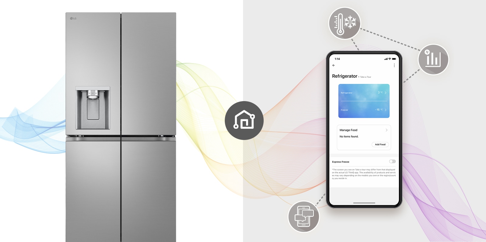 Une femme assise confortable à une table éloignée fait son travail. Un haut-parleur IA est sur la table. La laissant derrière, les côtés et le verre noir InstaView du réfrigérateur sont positionnés.