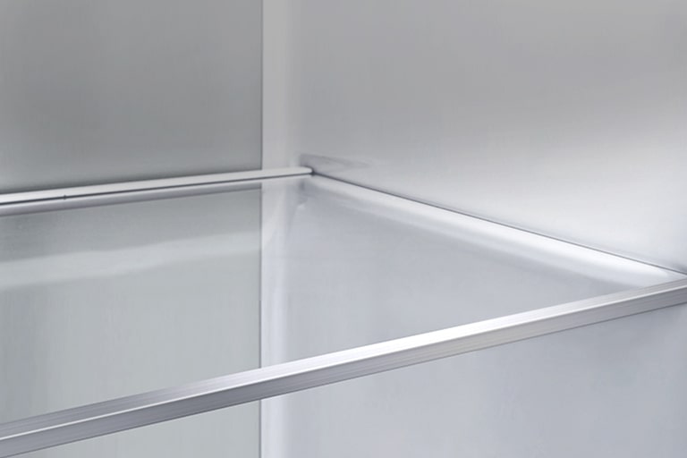 Finition métallique épurée de luxe