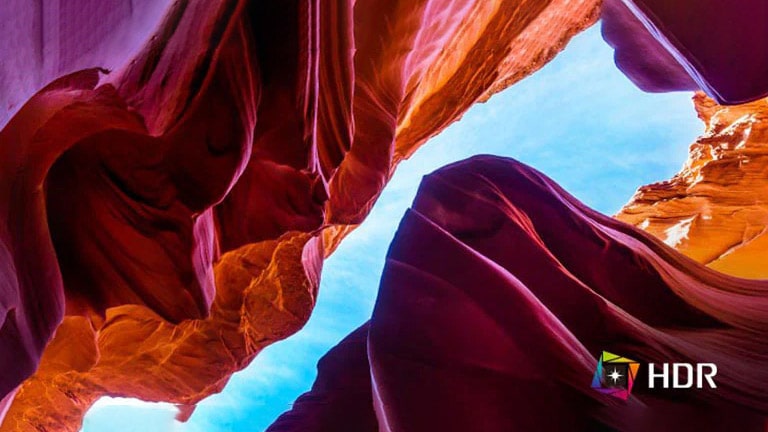 HDR prenant en charge des niveaux spécifiques de couleur et de luminosité, en se basant sur la gamme de couleurs spectaculaires sRGB 99 %.