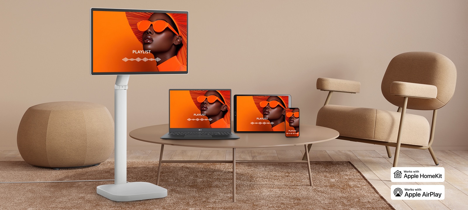 Le même écran est partagé sur un LG Smart Monitor Swing, un ordinateur portable, une tablette et un smartphone à l’aide d’AirPlay 2 et du Screen Share (Partage d'écran).