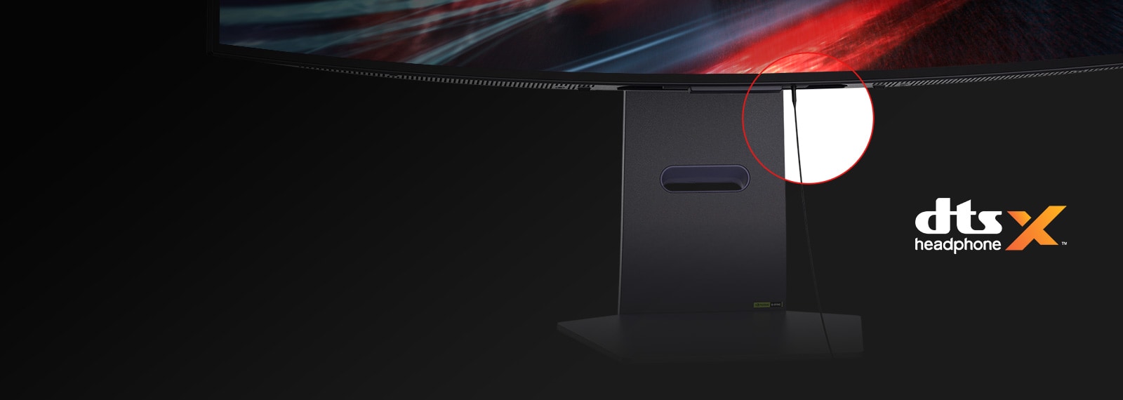 Le câble pour écouteur quadripolaire est connecté au moniteur.