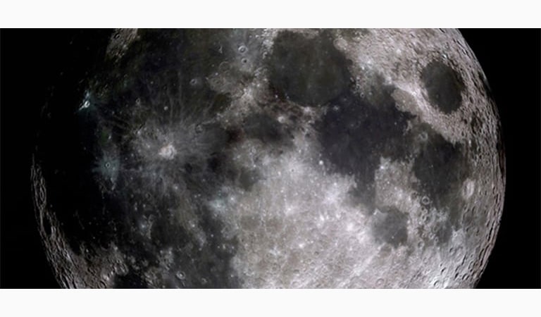 L'écran du téléviseur OLED enroulable LG SIGNATURE roule et disparaît.