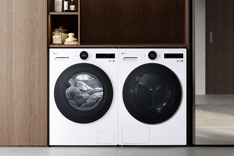 Deux produits sont montrés. Celui de gauche est activé et le programme est automatiquement connecté à celui de droite, et défini automatiquement.