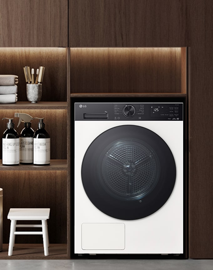 Image montrant la vue avant du sèche-linge LG dans un cadre intérieur haut de gamme