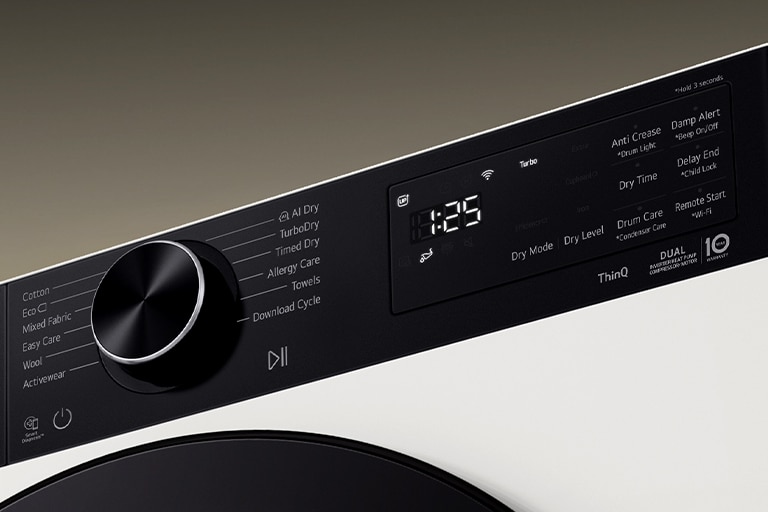 Gros plan sur le panneau d’affichage du sèche-linge LG
