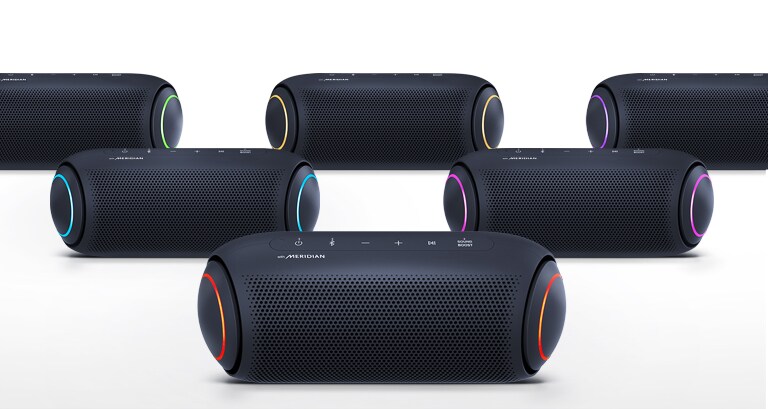 Sur un arrière-plan blanc, cinq XBOOM Go présentent un éclairage de différentes couleurs.