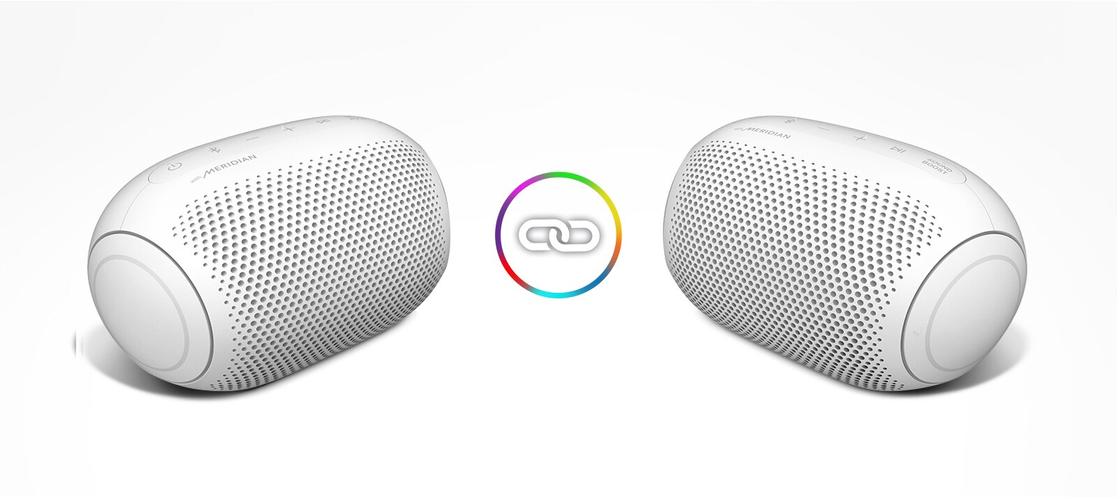 Deux LG XBOOM Go sont placés sur un fond blanc et il y a une icône en forme d’anneau entre les deux.