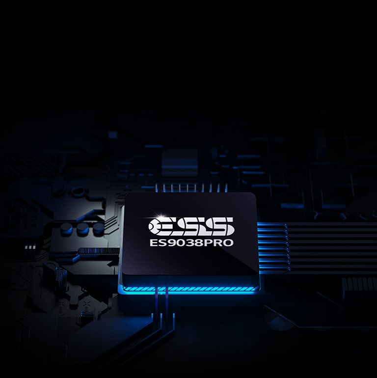 L’ES9039PRO quad dac est placé sur un fond noir avec des lignes de circuit de couleur néon bleu