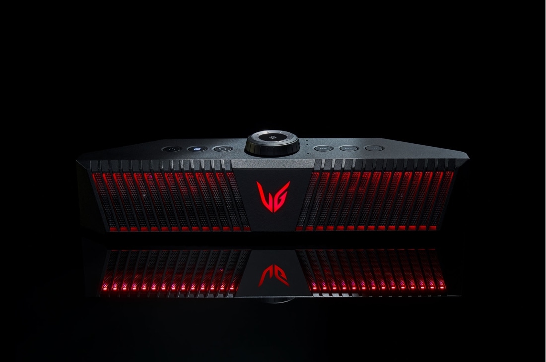 LG Haut-parleur de jeu UltraGear, Vue avant du GP9 placé dans l’obscurité à partir d’un point légèrement surélevé, sur fond noir, GP9, thumbnail 2