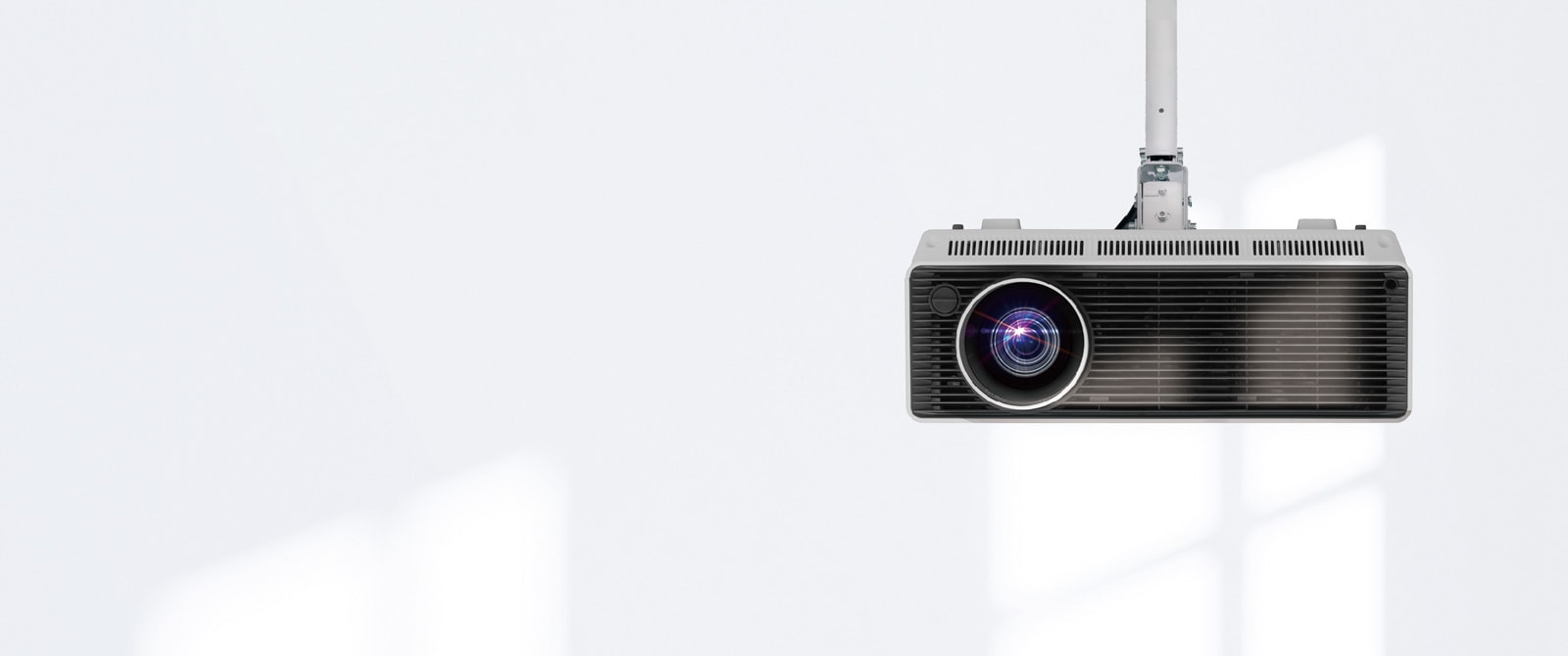 5&nbsp;000 ANSI Lumens&nbsp;: Maximise le pouvoir de la présentation