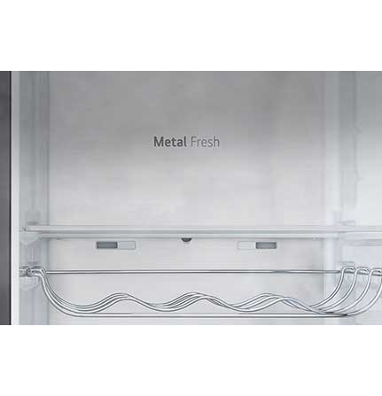 Koele metallic achterwand