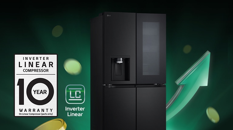 Réfrigérateur en face de flèches montantes et de pièces empilées