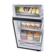 LG 349L Réfrigérateur combiné GBG5160CEV Noir | InstaView™ | DoorCooling+™ | Linear Cooling™ , detailed drawer view with food stored , GBG5160CEV, thumbnail 10