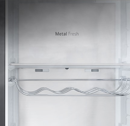 la vue de la fonctionnalité metal fresh à l’intérieur du réfrigérateur lg 2&nbsp;portes.