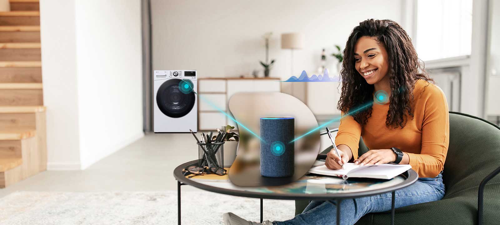 Une femme contrôle le sèche-linge LG avec un assistant vocal