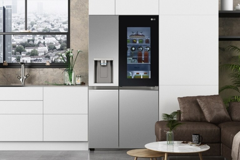 Il y a un réfrigérateur dans la cuisine