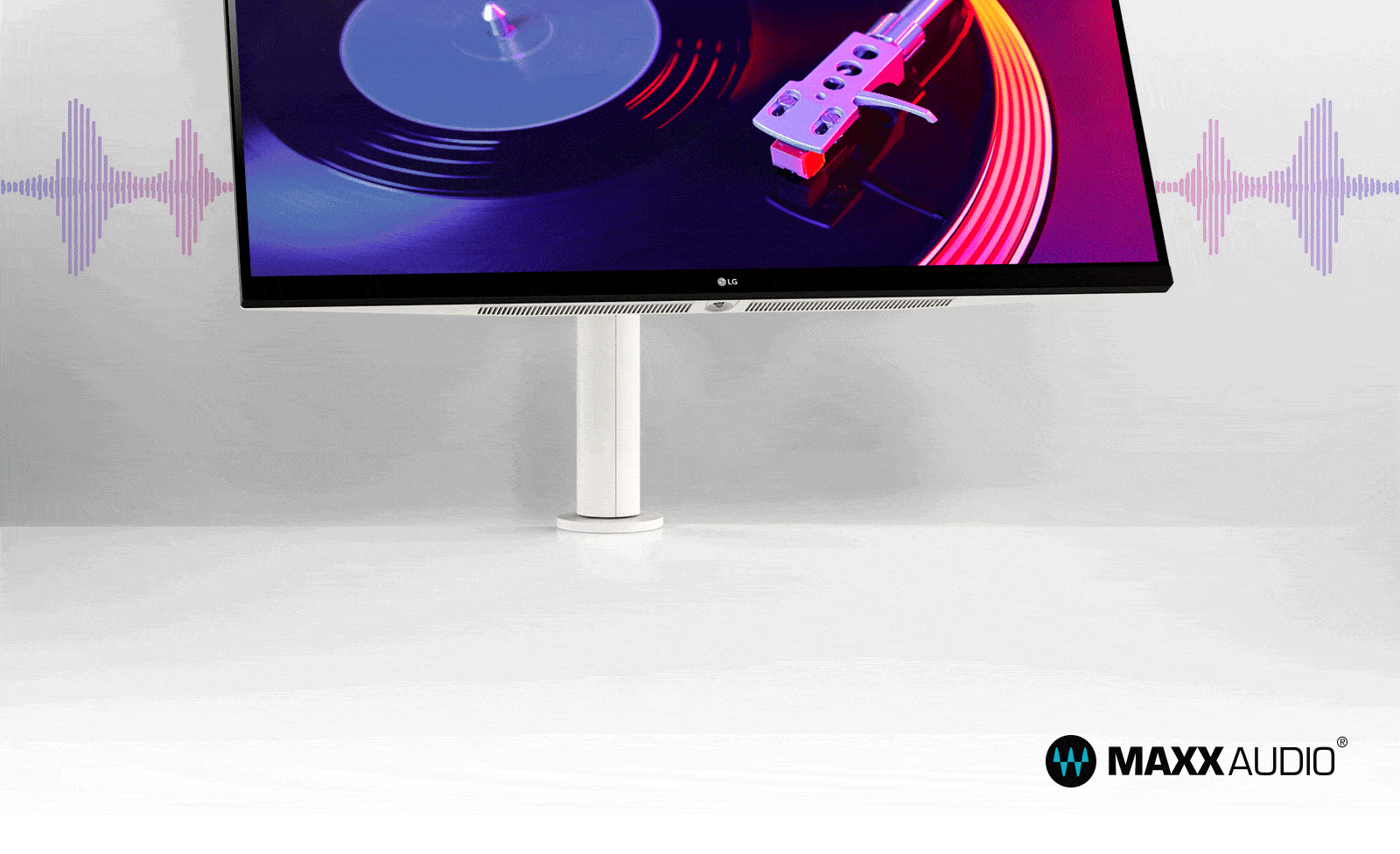 Cet écran au design élancé est équipé de bords fins sur trois côtés, qui contribuent à offrir une image d’un réalisme et d’une précision inégalés. Les haut-parleurs stéréo 5 W MaxxAudio® ajoutent la touche finale à cette expérience immersive.