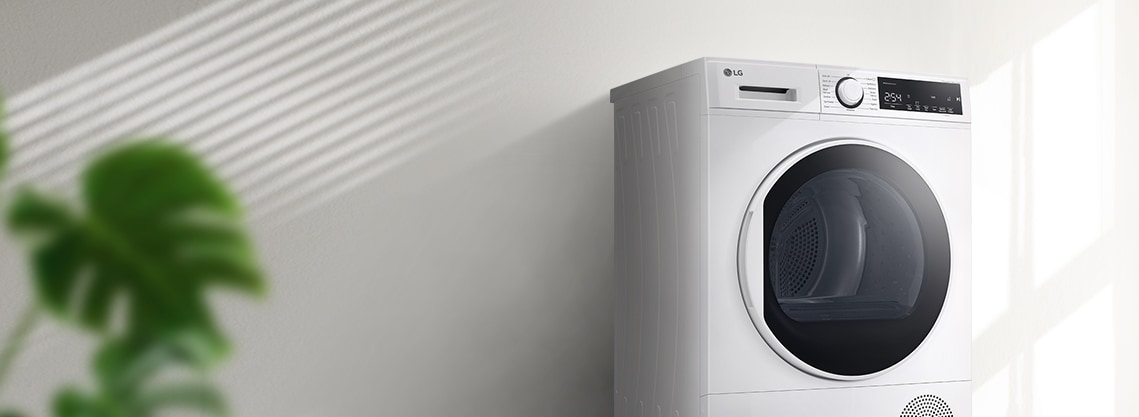 Il y a un sèche-linge avec une bonne vue de la porte dans le fond intérieur.