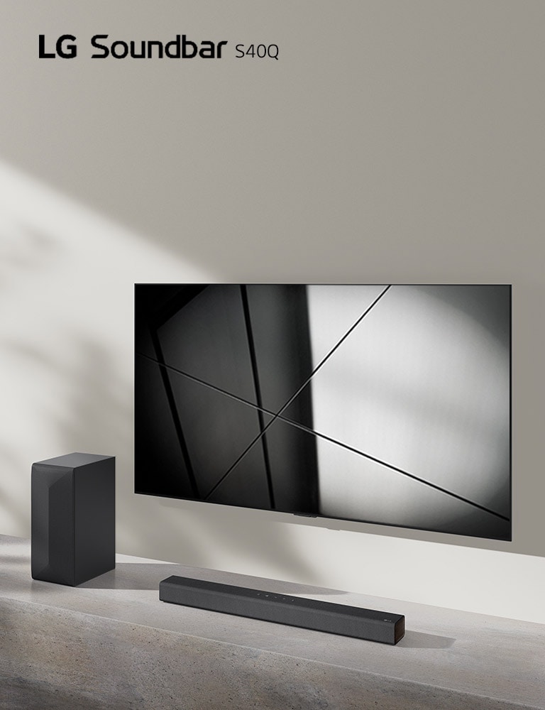 La barre de son LG S40Q et le téléviseur LG sont placés ensemble dans le salon. Le téléviseur est allumé, affichant une image géométrique.