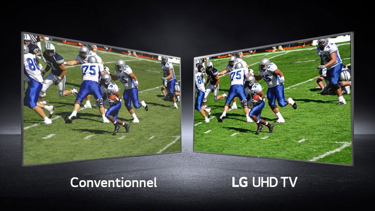 Image de joueurs jouant sur un terrain de football illustrée sur deux écrans. L’un est un écran conventionnel et l’autre un téléviseur UHD.