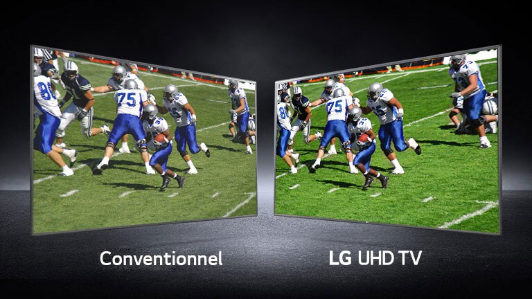 Image de joueurs jouant sur un terrain de football illustrée sur deux écrans. L’un est un écran conventionnel et l’autre un téléviseur UHD.