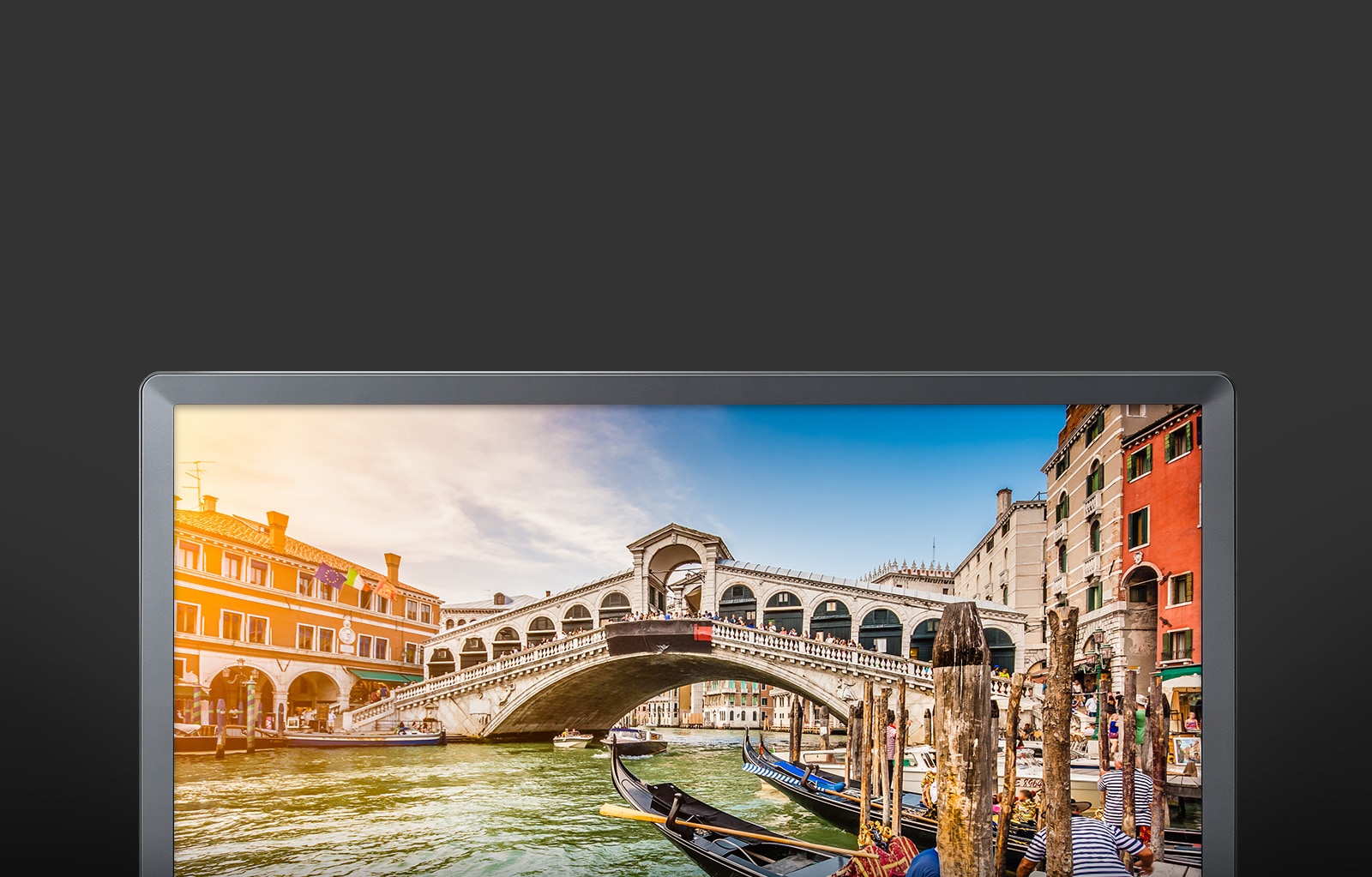 Profitez d'une qualité d'image exceptionnelle avec la résolution HD 1366x768