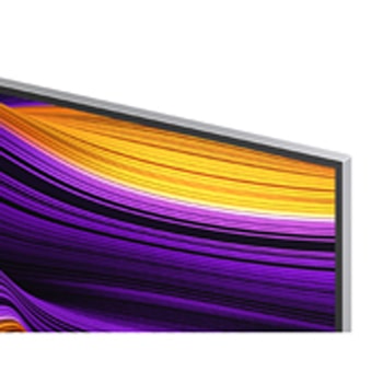 LG Smart TV LG OLED evo AI 4K G5 2025 65 pouces, Espace salon avec une LG OLED TV à fixation murale. Sur la TV se trouve une chaîne de montagnes face à un ciel sombre et nocturne rempli d’étoiles. Cette scène est divisée en deux pour montrer comment, OLED65G56LS, thumbnail 8