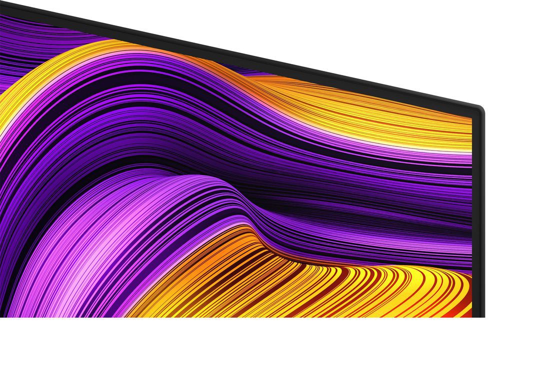 LG Smart TV LG OLED evo AI 4K G5 2025 48 pouces, Le processeur alpha 11 AI de 2ème génération sur un fond sombre. Il brille de l’intérieur d’une lumière violette et bleue, illuminant les circuits de micropuce qui l’entourent. Le titre parle de la fa, OLED48G56LS, thumbnail 6