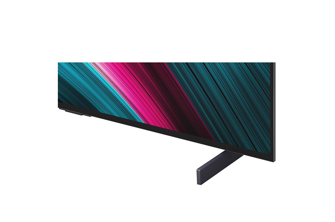 LG Smart TV LG OLED evo AI 4K C5E 2025 42 pouces, Espace salon avec une LG OLED TV à fixation murale. Sur la TV se trouve une chaîne de montagnes face à un ciel sombre et nocturne rempli d’étoiles. Cette scène est divisée en deux pour montrer comment, OLED42C5ELB, thumbnail 8