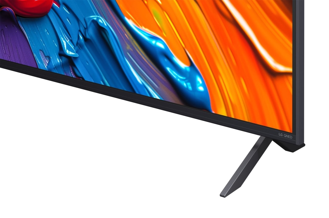 LG Smart TV LG QNED AI QNED82 4K 2025 55 pouces, Comparaison avant et après de la façon dont la mise à l’échelle supérieure LG 4K améliore la qualité d’image. Deux panneaux montrant la même image d’un oiseau coloré assis sur une branche dans une for, 55QNED82A6B, thumbnail 8