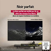 LG Smart TV LG OLED evo AI 4K G5 2025 77 pouces, Espace salon avec une LG OLED TV à fixation murale. Sur la TV se trouve une chaîne de montagnes face à un ciel sombre et nocturne rempli d’étoiles. Cette scène est divisée en deux pour montrer comment, OLED77G55LW, thumbnail 12