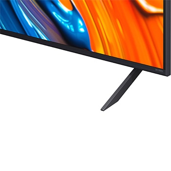 LG Smart TV LG QNED AI QNED82 4K 2025 86 pouces, Comparaison avant et après de la façon dont la mise à l’échelle supérieure LG 4K améliore la qualité d’image. Deux panneaux montrant la même image d’un oiseau coloré assis sur une branche dans une for, 86QNED82A6B, thumbnail 8