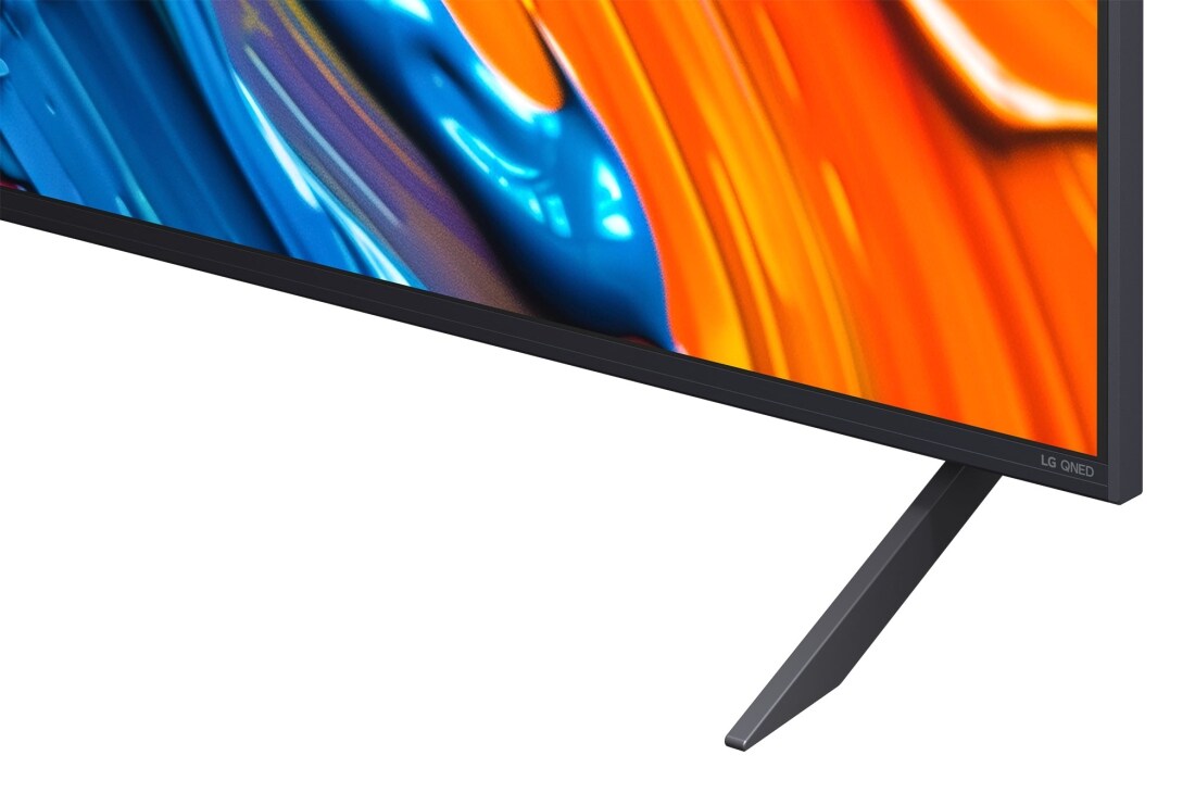 LG Smart TV LG QNED AI QNED82 4K 2025 75 pouces, Comparaison avant et après de la façon dont la mise à l’échelle supérieure LG 4K améliore la qualité d’image. Deux panneaux montrant la même image d’un oiseau coloré assis sur une branche dans une for, 75QNED82A6B, thumbnail 8