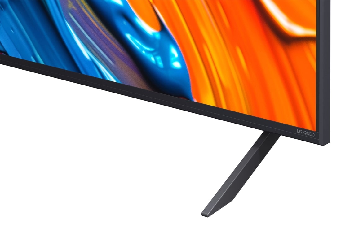 LG Smart TV LG QNED AI QNED82 4K 2025 65 pouces, Comparaison avant et après de la façon dont la mise à l’échelle supérieure LG 4K améliore la qualité d’image. Deux panneaux montrant la même image d’un oiseau coloré assis sur une branche dans une for, 65QNED82A6B, thumbnail 8