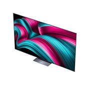 LG Smart TV LG OLED evo AI 4K C5 2025 83 pouces, Feu de camp la nuit en plein milieu de la nature. Au loin se trouve une forêt et un lac. Le ciel nocturne est rempli d’étoiles. Toute la scène est divisée en deux. Un côté est plus sombre et plus tern, OLED83C56LA, thumbnail 6