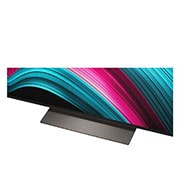 LG Smart TV LG OLED evo AI 4K C5 2025 48 pouces, Espace salon avec une LG OLED TV à fixation murale. Sur la TV se trouve une chaîne de montagnes face à un ciel sombre et nocturne rempli d’étoiles. Cette scène est divisée en deux pour montrer comment, OLED48C56LB, thumbnail 8