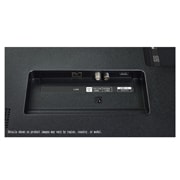 LG Smart TV LG QNED evo AI QNED93 MiniLED 4K 2025 55 pouces, Écran LG TV avec une télécommande AI Magic Remote au premier plan. Le bouton IA est mis en surbrillance et une bulle de dialogue montre du texte : suggérez un film que j’aime. À l’écran, nous voyons l, 55QNED93A6A, thumbnail 11