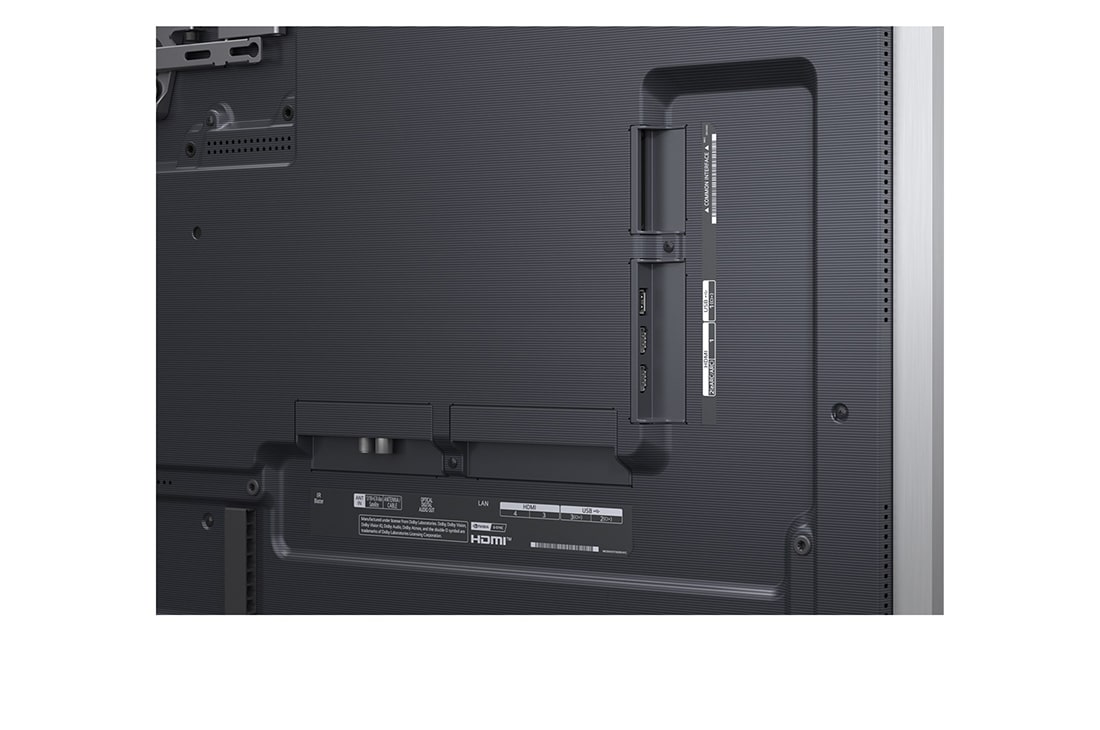 LG Smart TV LG OLED evo AI 4K G5 2025 65 pouces, Écran LG TV avec une télécommande AI Magic Remote au premier plan. Le bouton IA est mis en surbrillance et une bulle de dialogue montre du texte : suggérez un film que j’aime. À l’écran, nous voyons l, OLED65G55LW, thumbnail 11