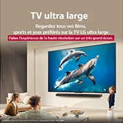 LG Smart TV LG QNED AI QNED84 4K 2025 75 pouces, Une famille est assise sur un canapé face à une LG QNED TV posée sur un support de TV, avec une petite fille pointant un écran représentant deux dauphins. Le titre explique comment profiter de la haut, 75QNED84A6C, thumbnail 9
