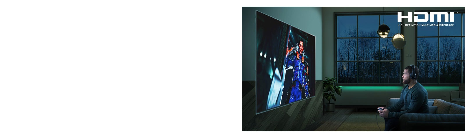 Homme assis dans le canapé avec un contrôleur de jeu jouant à un jeu de RPG sur son téléviseur.