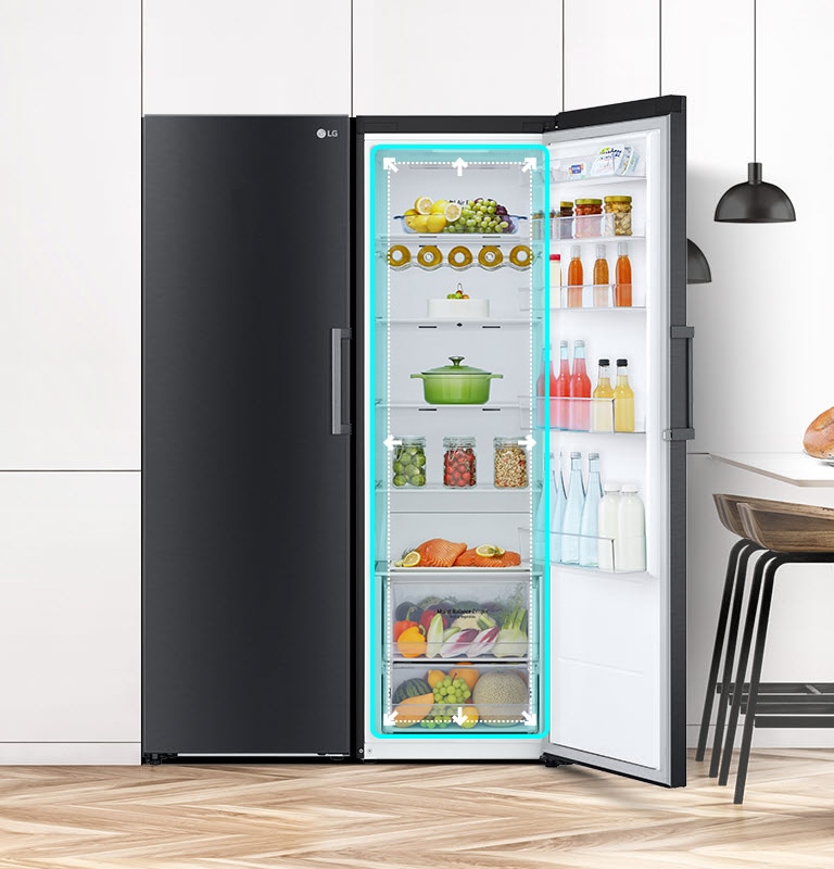 С голям капацитет на LG хладилника имаш достатъчно място за всички любими вкусотии.